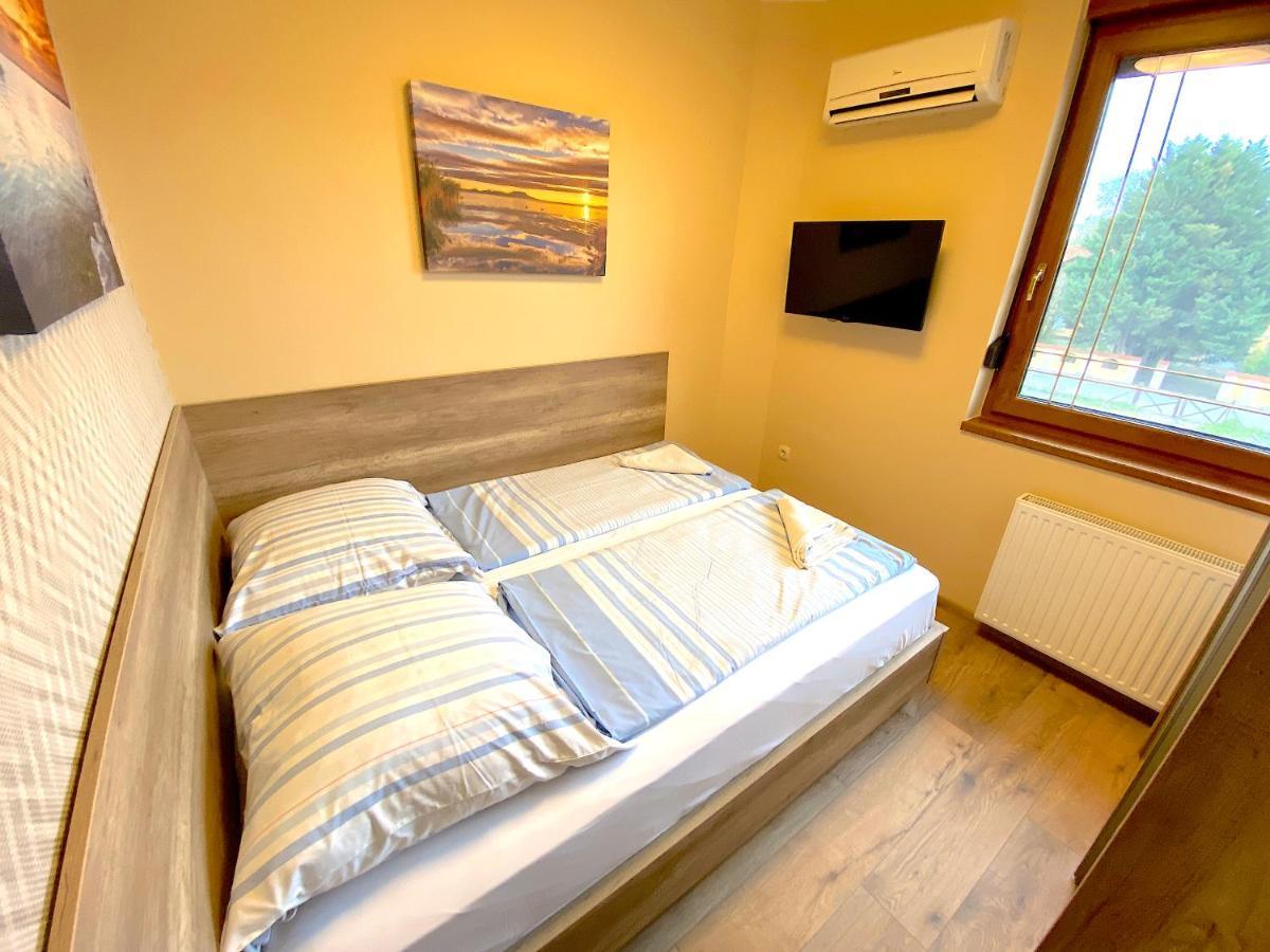 Unio Vendégház 2 Siófok Esterno foto